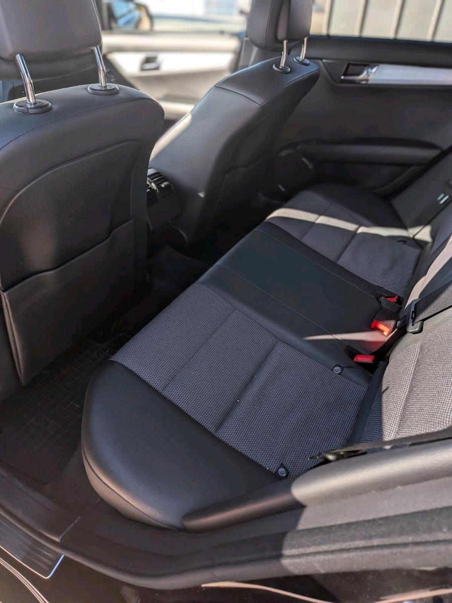 Mercedes-Benz C200 2011 — photo 7