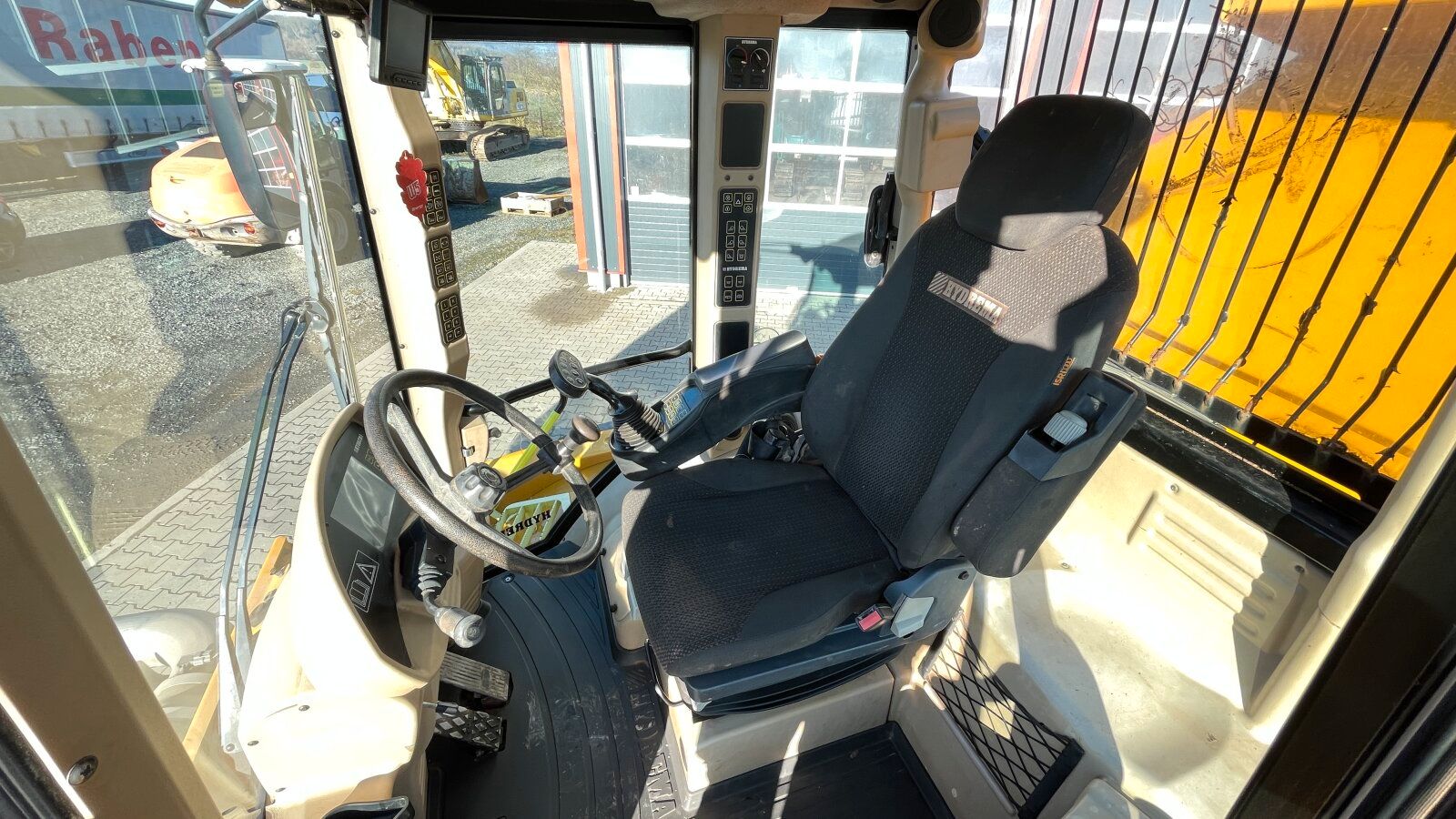 Fahrzeugabbildung Hydrema 922F / Dumper / 6x6 / Straßen Zulassung