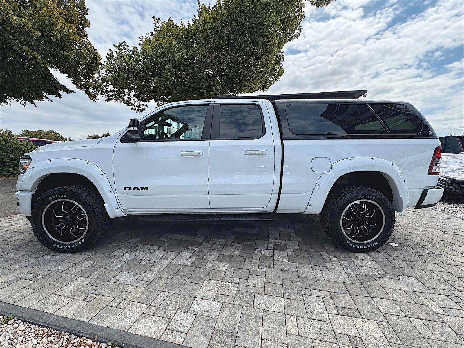 Fahrzeugabbildung Dodge RAM 5.7 V8 HEMI SPORT NIGHT Offroad 4x4 HARDTOP