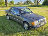 Mercedes-Benz 230e W124 1. Hand H-Zulassung - Mercedes-Benz 230: W124 230e