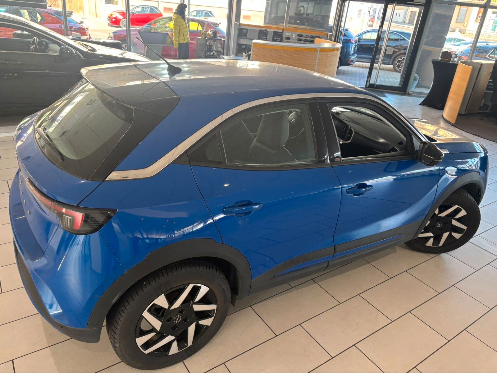 Fahrzeugabbildung Opel Mokka ELEGANCE 1.2T NAVI/LED/KAMERA/SPORT/SH/DAB