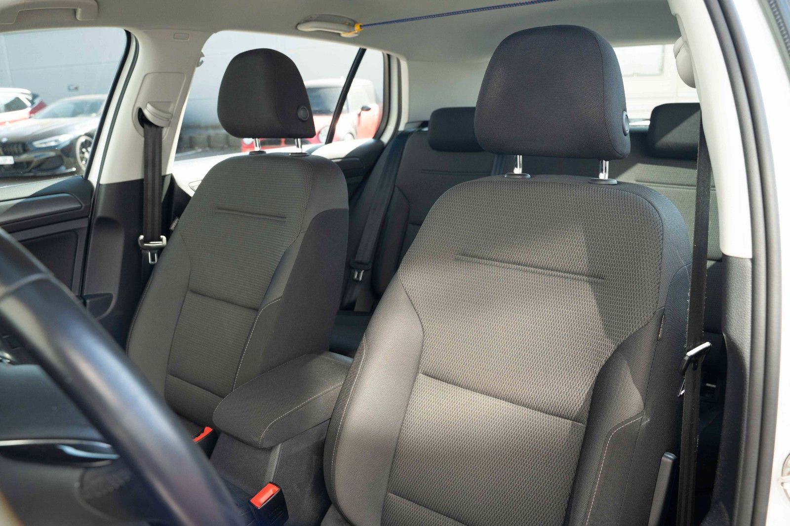 Fahrzeugabbildung Volkswagen GOLF VII LIM 1.4 TSI LED KAM NAVI MFL PDC SHZ