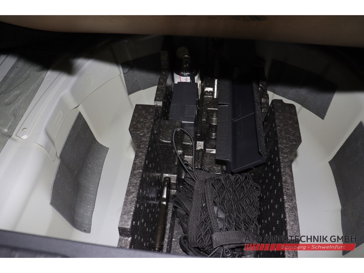 Fahrzeugabbildung SKODA Kamiq 1.0l TSI Style AHK-klappbar Navi  LED