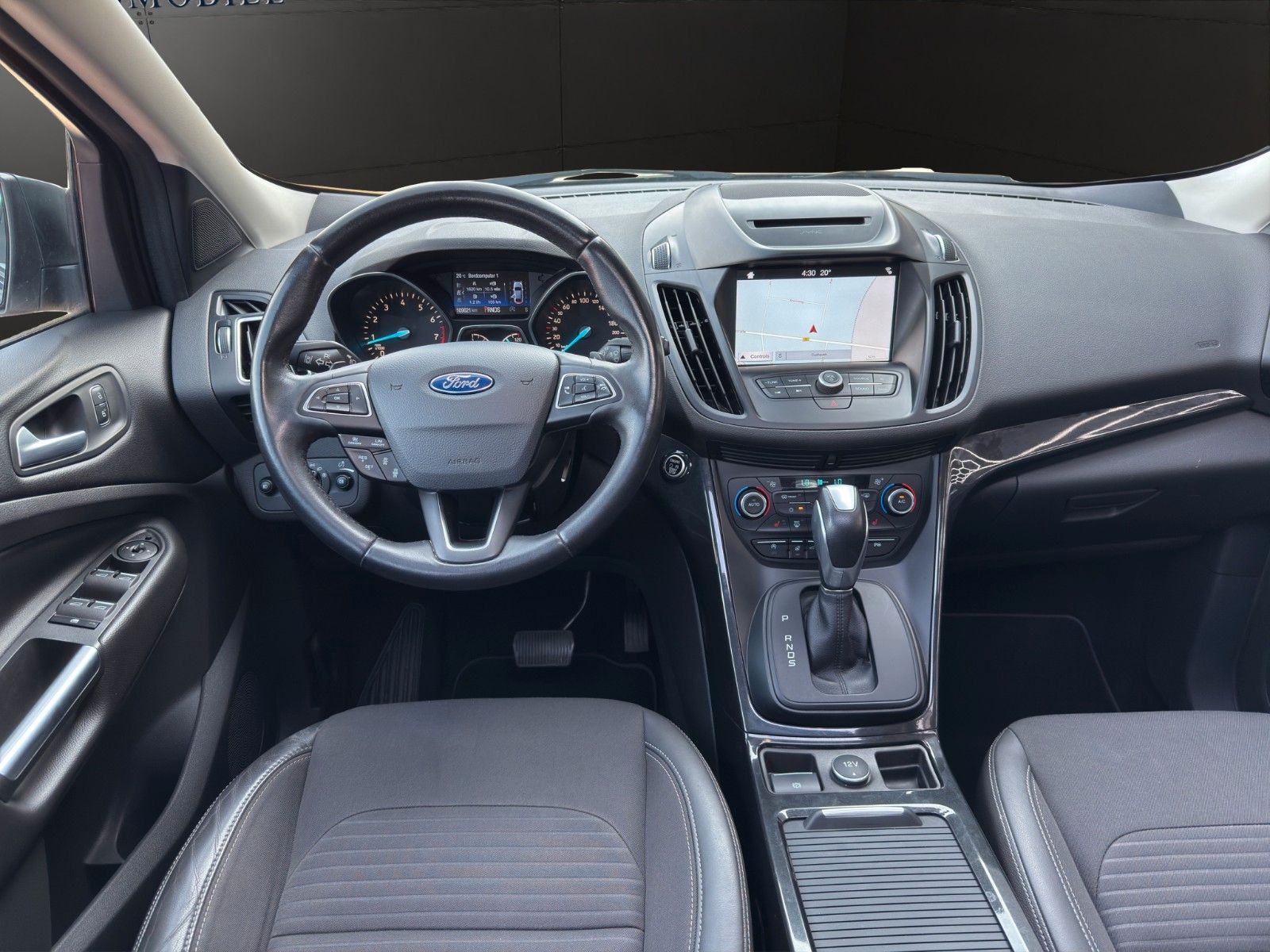 Fahrzeugabbildung Ford Kuga Titanium*Bhz-Lenkrad*RFK*ACC*Pano*Bi-Xenon*