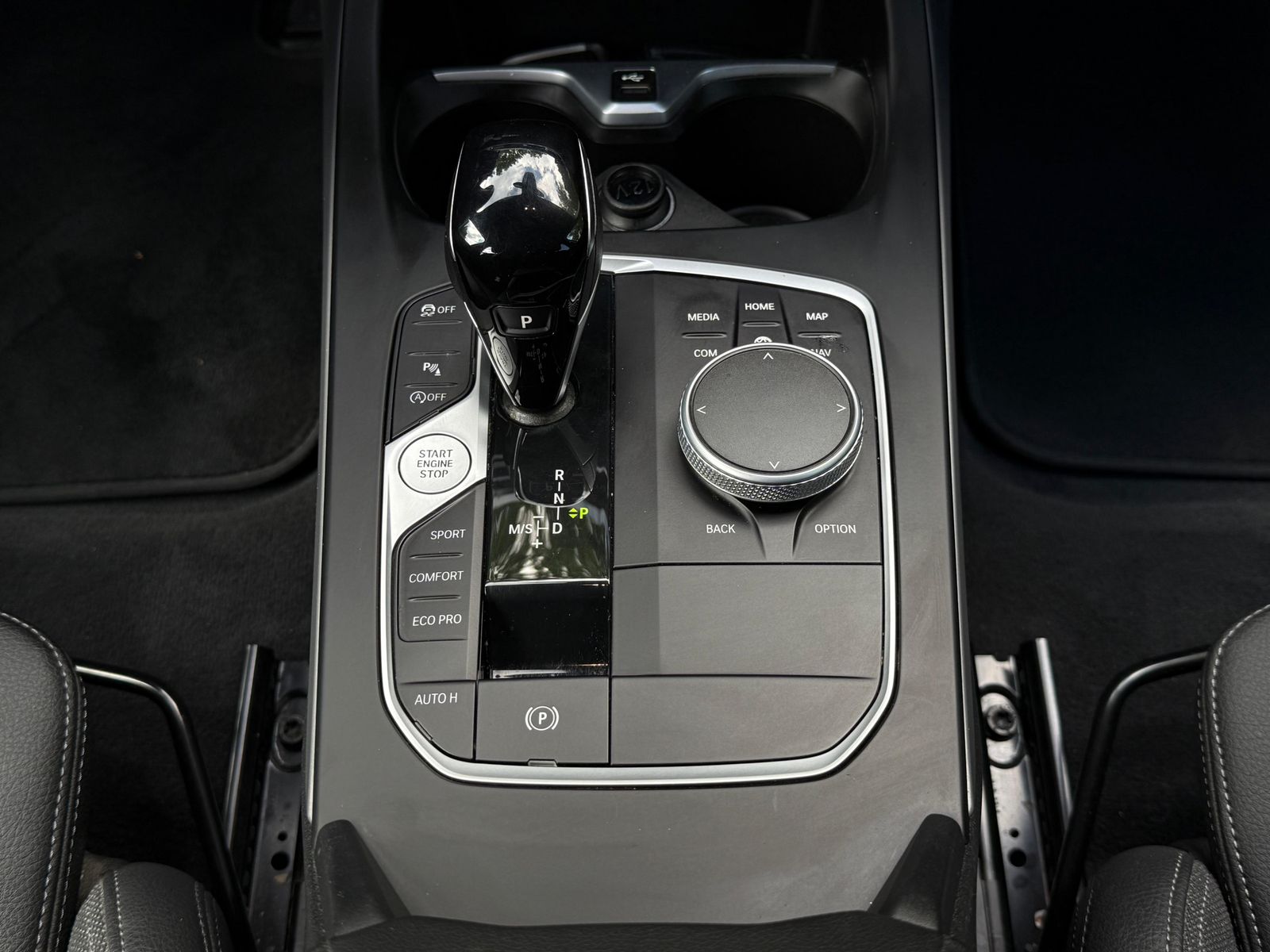 Fahrzeugabbildung BMW 216 d Aut. Gran Coupe Sport-Line LED+AHK+NAV+SHZ
