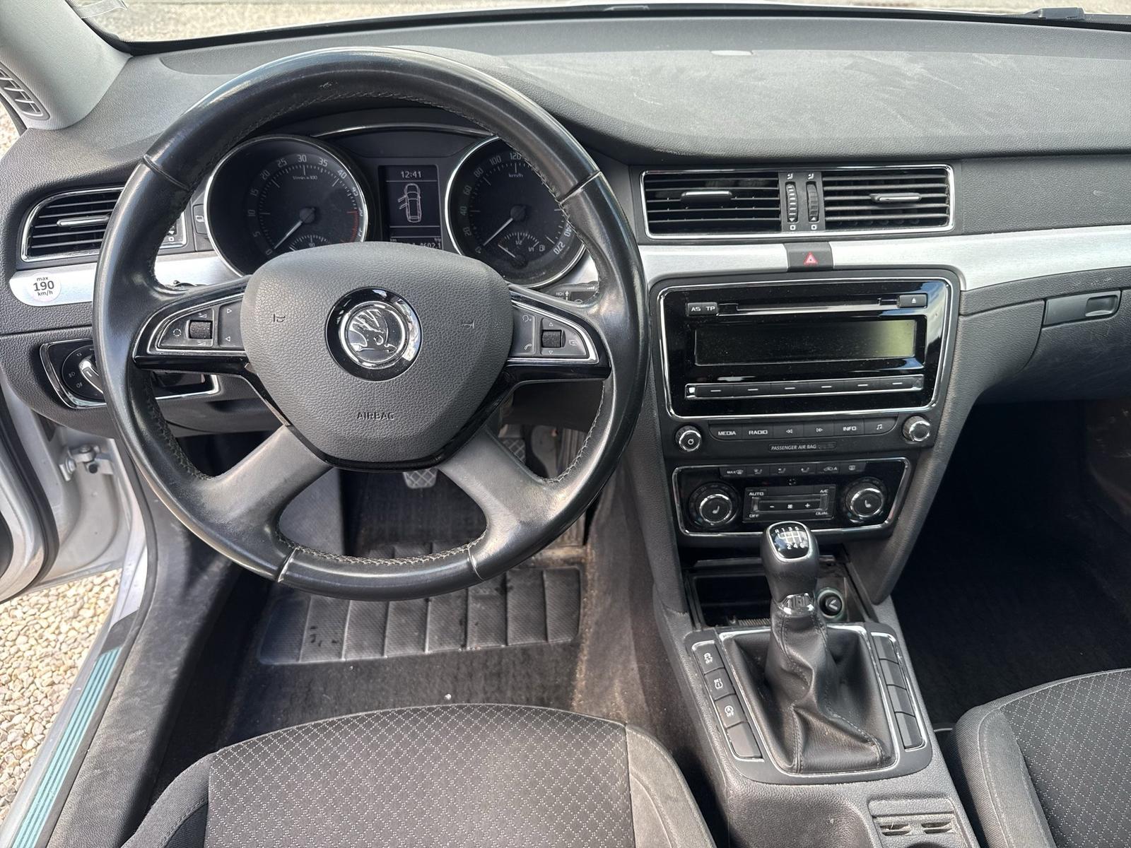 Skoda Superb 2014 — photo 11