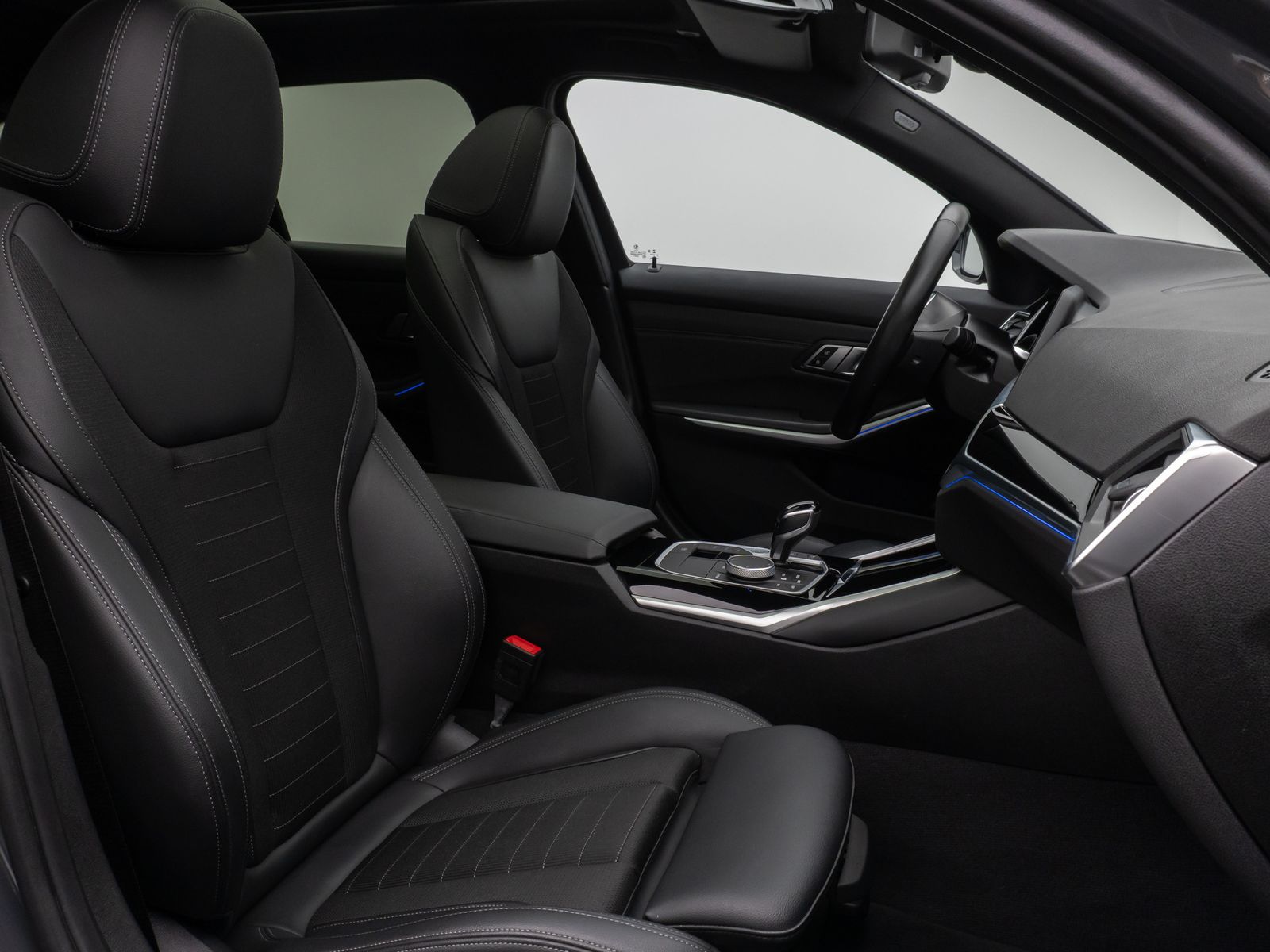 Fahrzeugabbildung BMW 320d xD Sport Line Panorama Laser Kamera HUD DAB