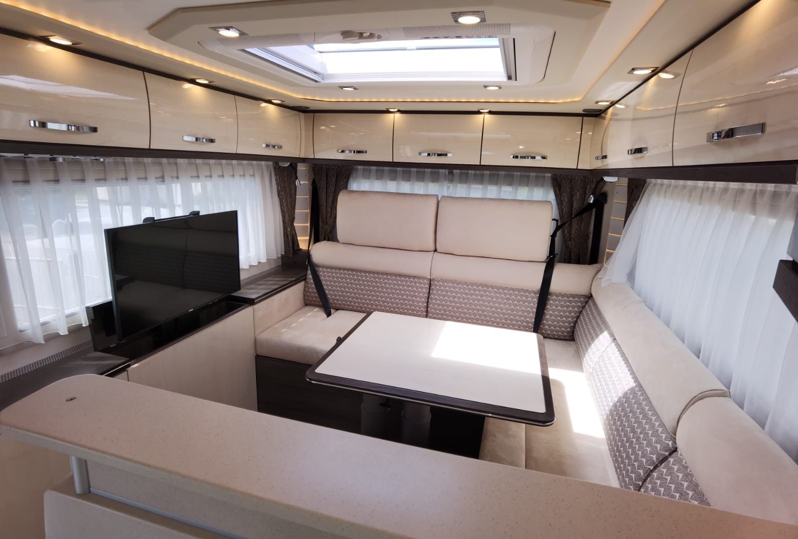 Fahrzeugabbildung Phoenix Maxi-Alkoven 7900 QRSL *SommerSale*