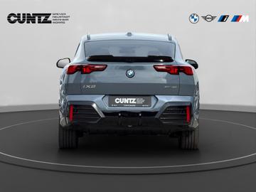 2026 BMW IX2 照片 6