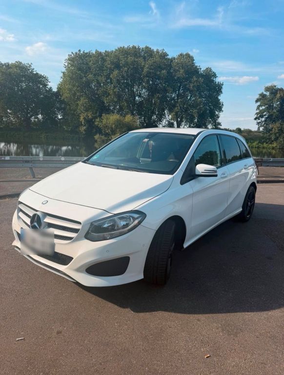 Image of Mercedes-Benz B 220