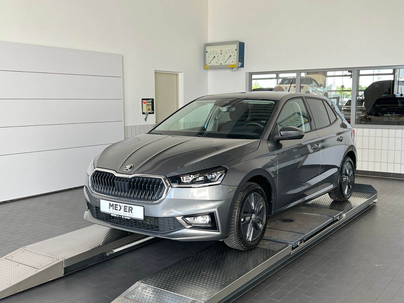 Fahrzeugabbildung SKODA Fabia Selection Tour 1.0 TSI *Vorb. AHK, LED, Ka