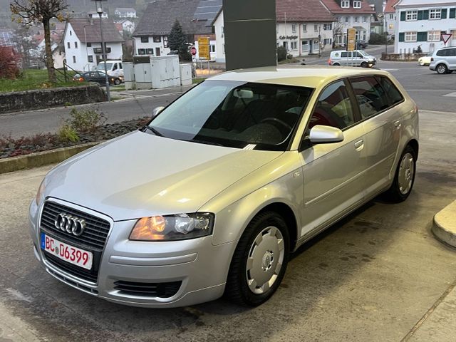 Audi A3 Sportback 1.6 Attraction 8-Fach bereift