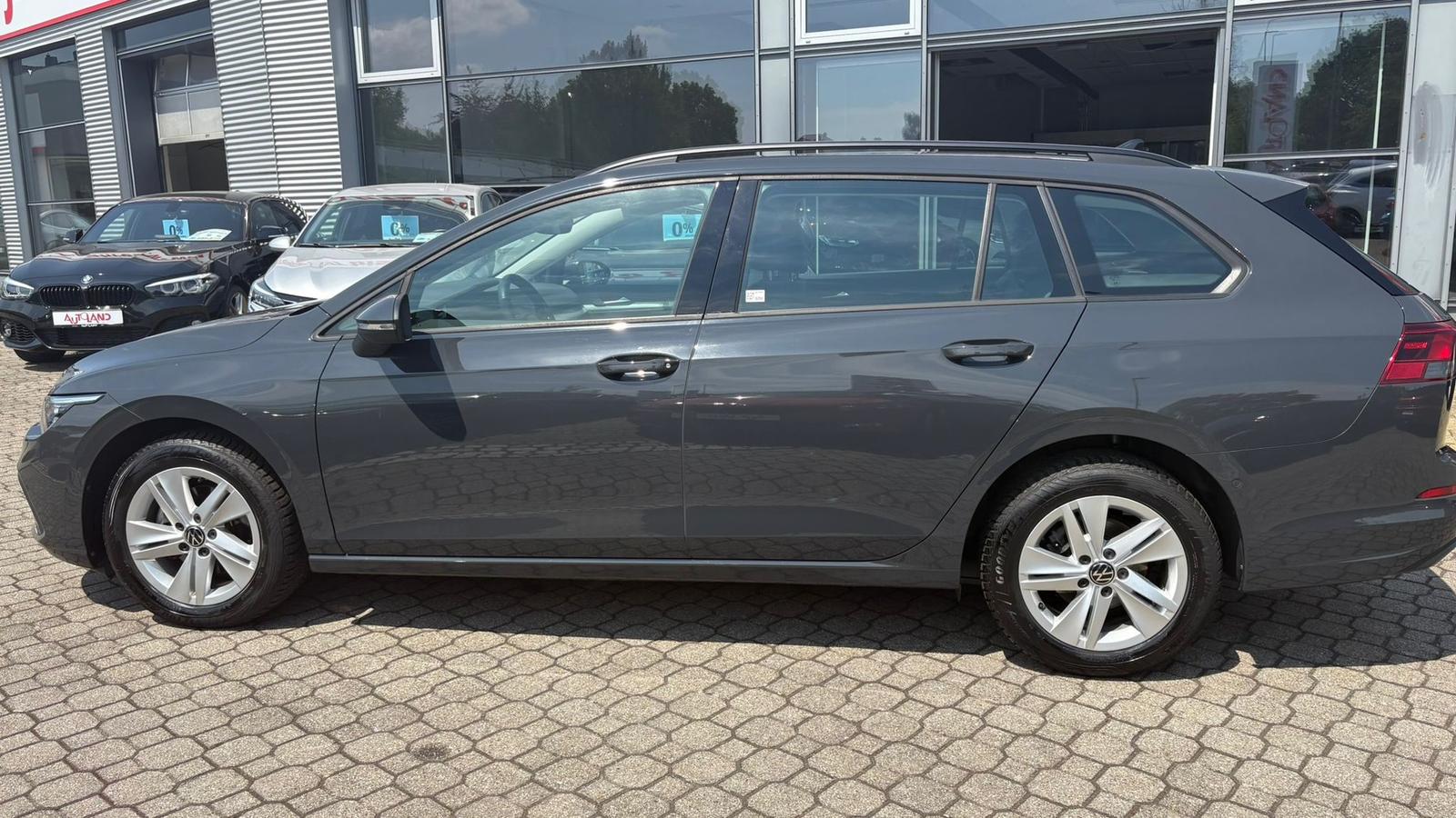 Volkswagen Golf VIII Variant 1.0 TSI Life LED Navi ACC PDC, миниатюра 4