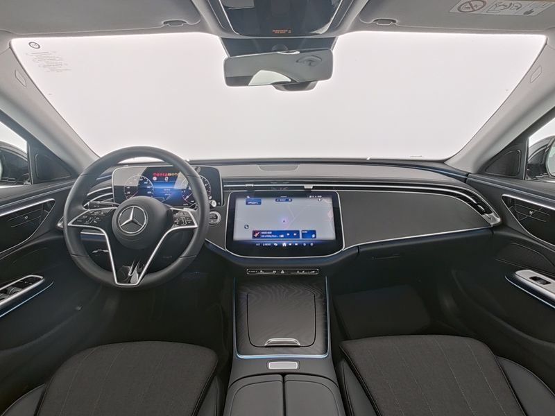 Fahrzeugabbildung Mercedes-Benz E 200 Avantgarde*Toteinkel*Distronic*LED*CarPlay