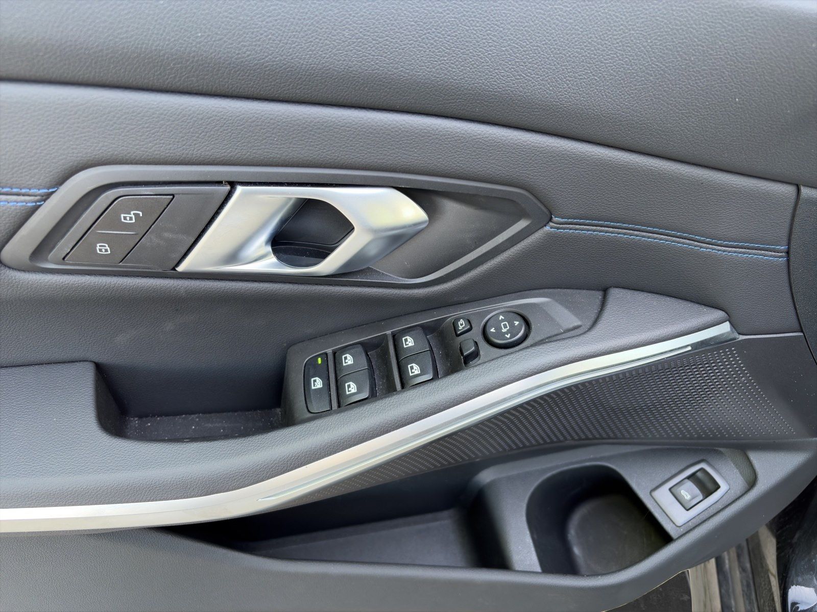 BMW 320 - Bild 10