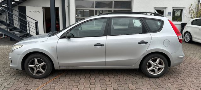 Hyundai i30 CW 1.4 FIFA WM Edition Klimaanlage Kombi