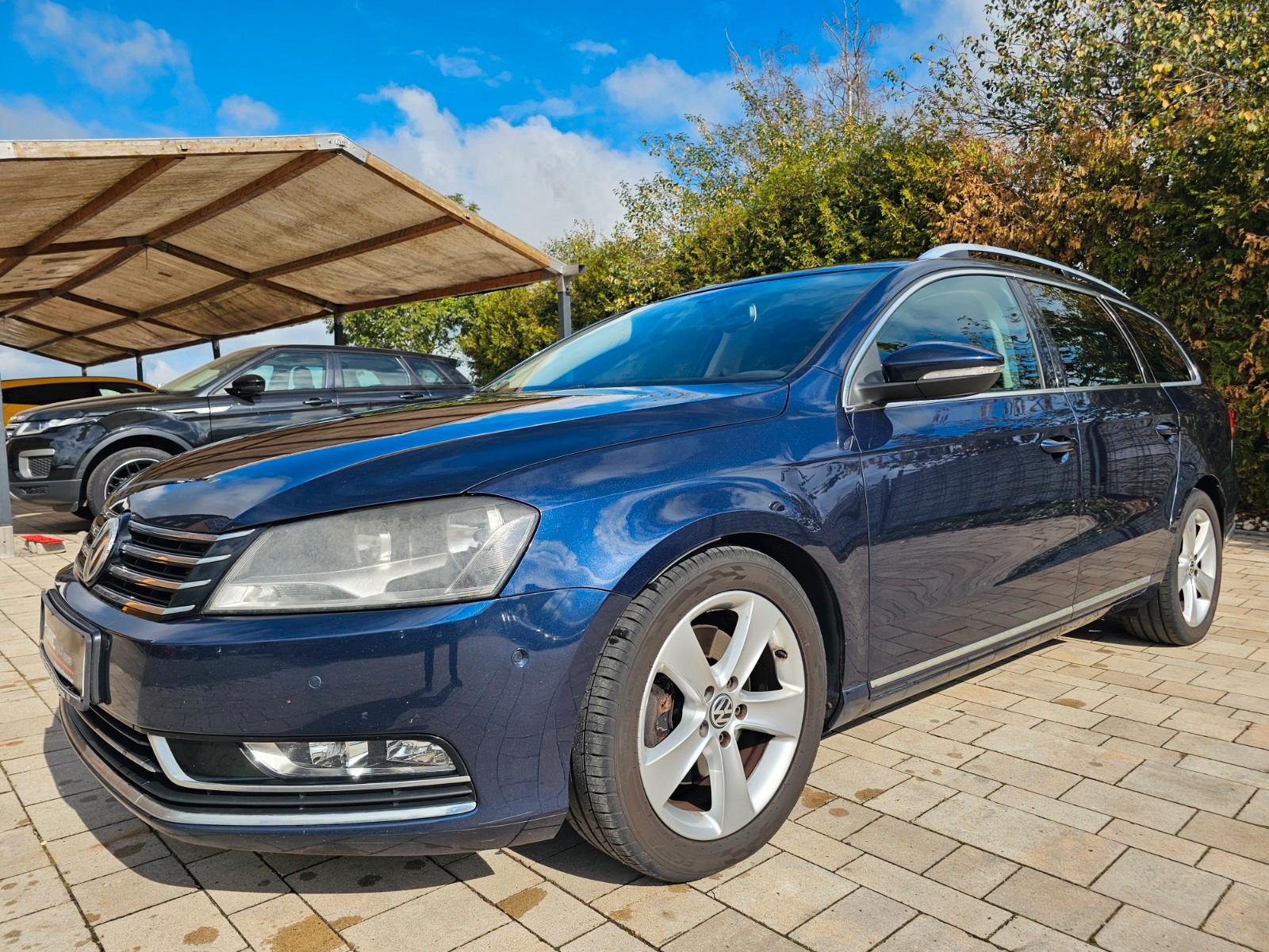 Volkswagen Passat 2011 — вигляд ззаду