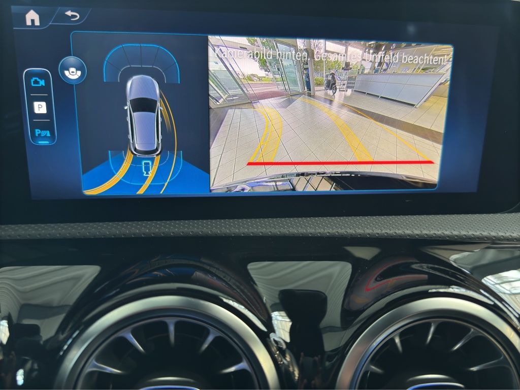 Fahrzeugabbildung Mercedes-Benz A 200 AMG Line AMG*Night*Navi*PDC*ParkAss*RFK