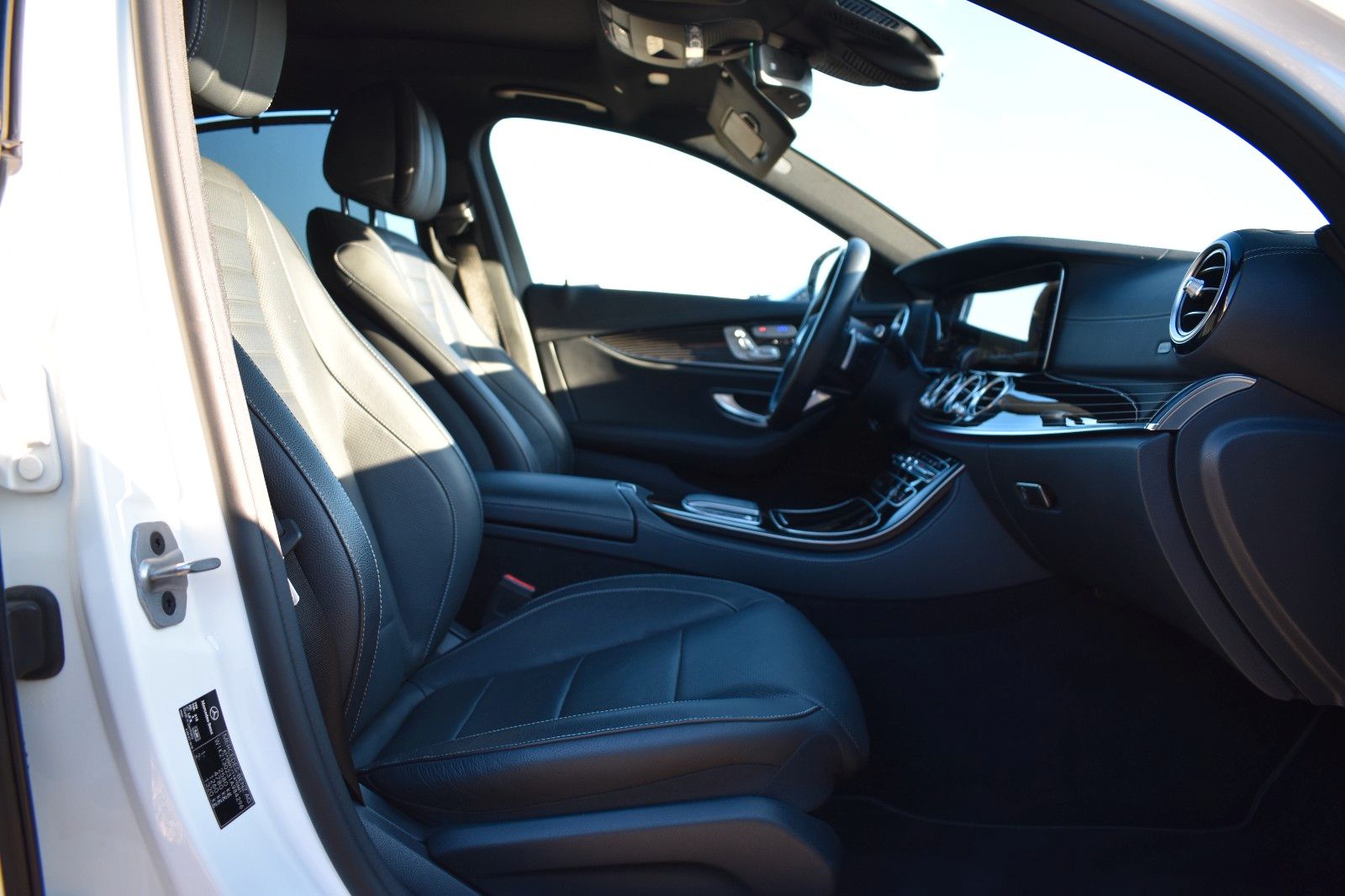 Fahrzeugabbildung Mercedes-Benz E 400d  Lim. 4Matic designo Multibeam AMG Line