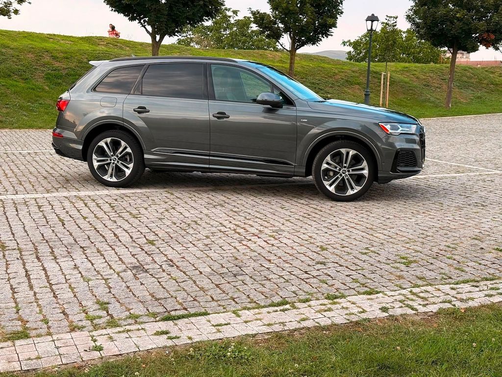 Image of Audi Q7