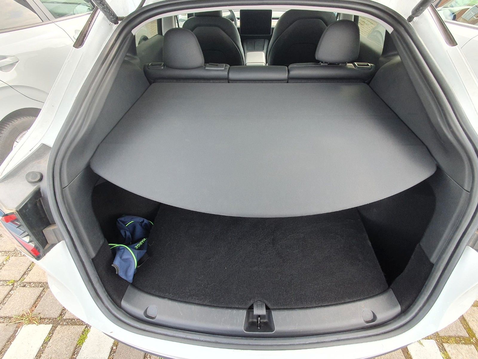 Tesla RWD, Allwetterreifen, AHK 1600kg, SOH 96 % foto 13