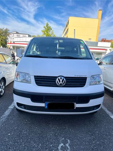 Volkswagen VW T5 Transporter - ausgebauter Bulli / Va...