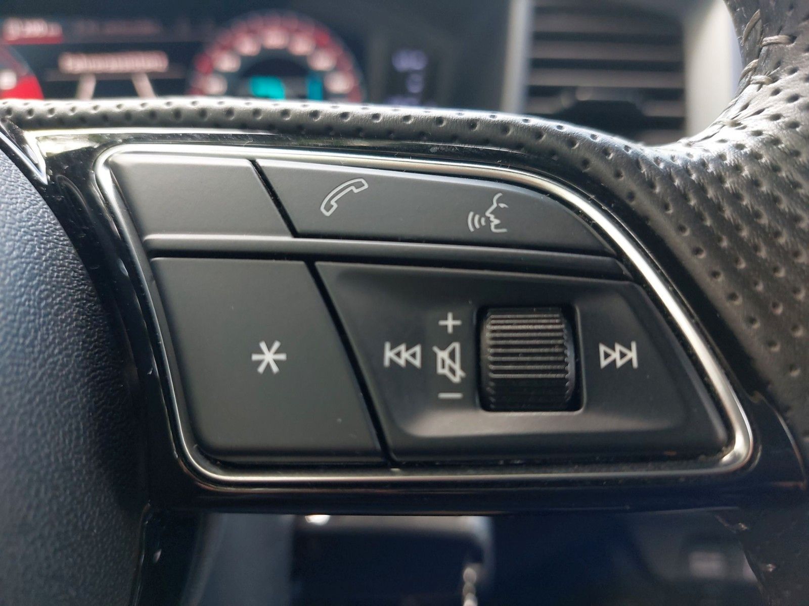 Audi SPORTBACK 40 TFSI S LINE LED SHZ SPORT-FAHRWERK – Bild 17