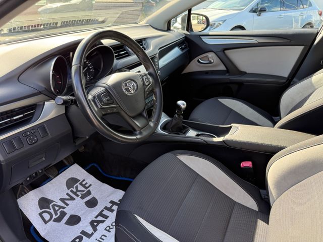 Toyota Avensis 1,8-l T. Sports – Sportfahrwerk
