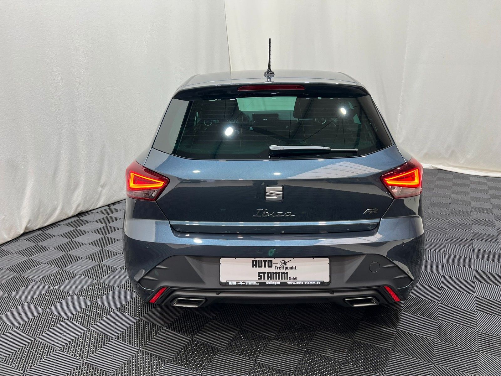 Fahrzeugabbildung SEAT Ibiza 1.0 TSI 85kW FR DSG