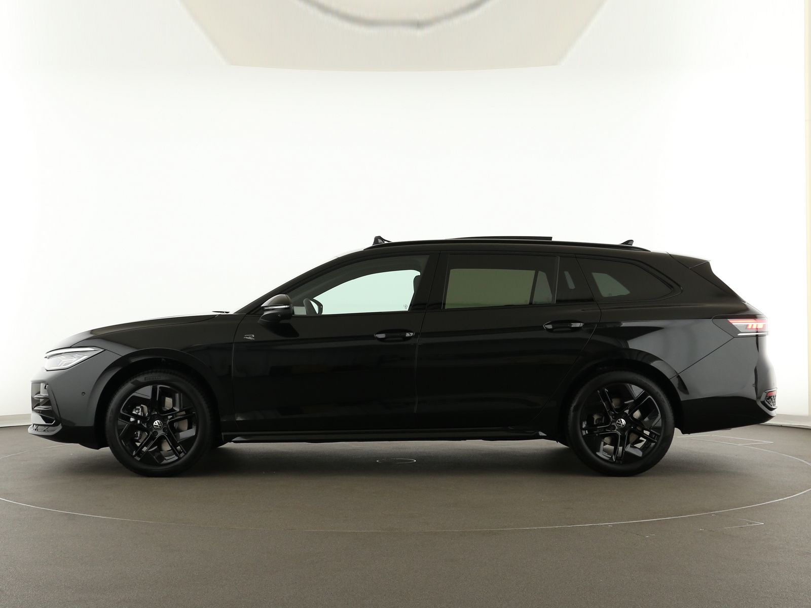 Volkswagen Passat Variant 2.0TDI 4M R-Line Black Style AHK foto 4