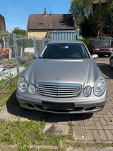 Mercedes-Benz Mercedes E240 4Matic - Mercedes-Benz E 240 in Essen