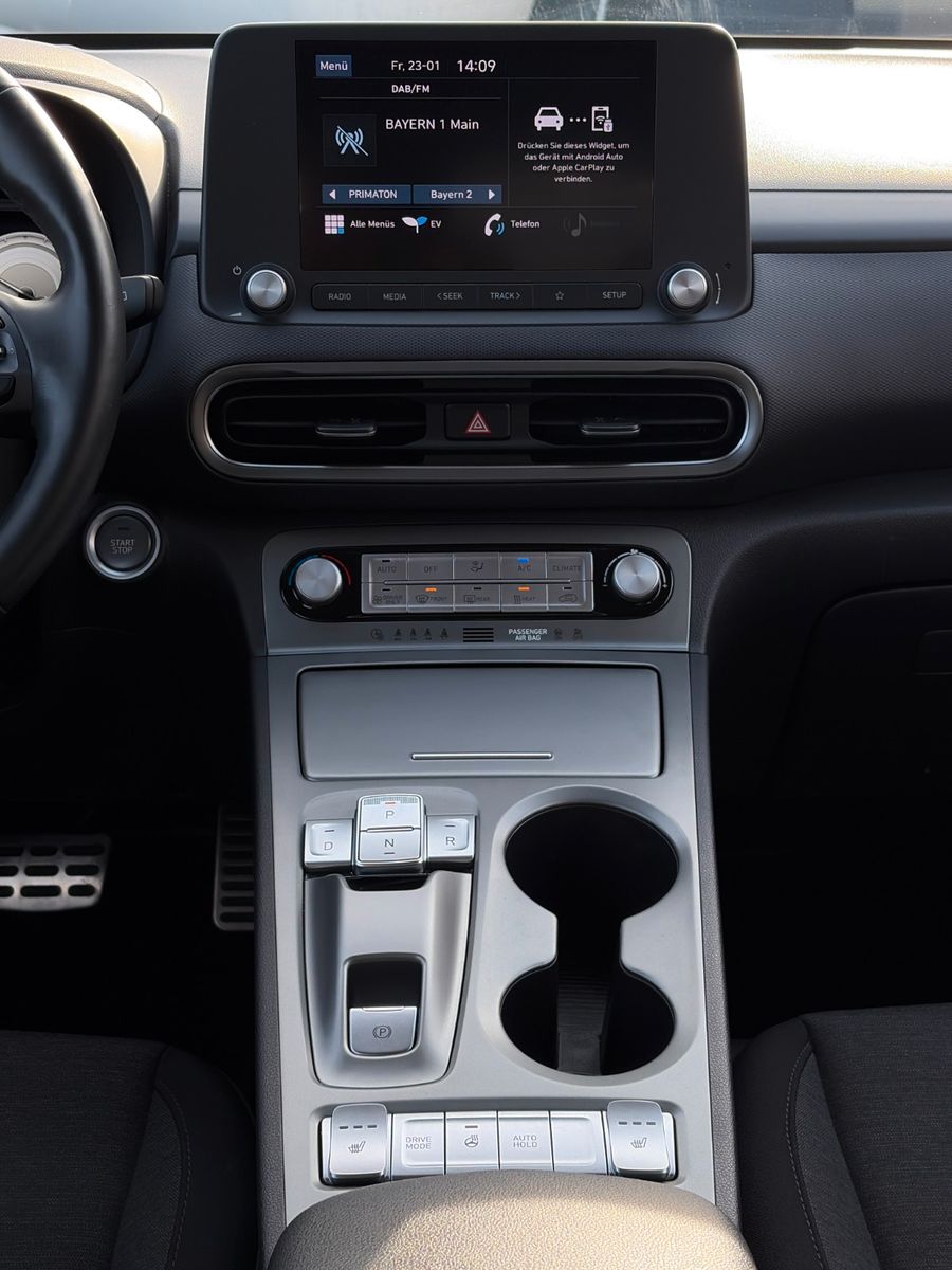 Fahrzeugabbildung Hyundai KONA E Select ACC LKAS PDC CAM SHZ CarPlay