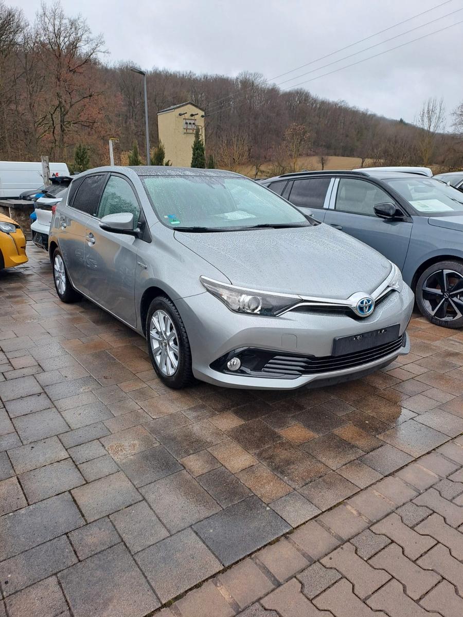 Toyota Auris Hybrid Edition-S Glaspanoramadach AHK