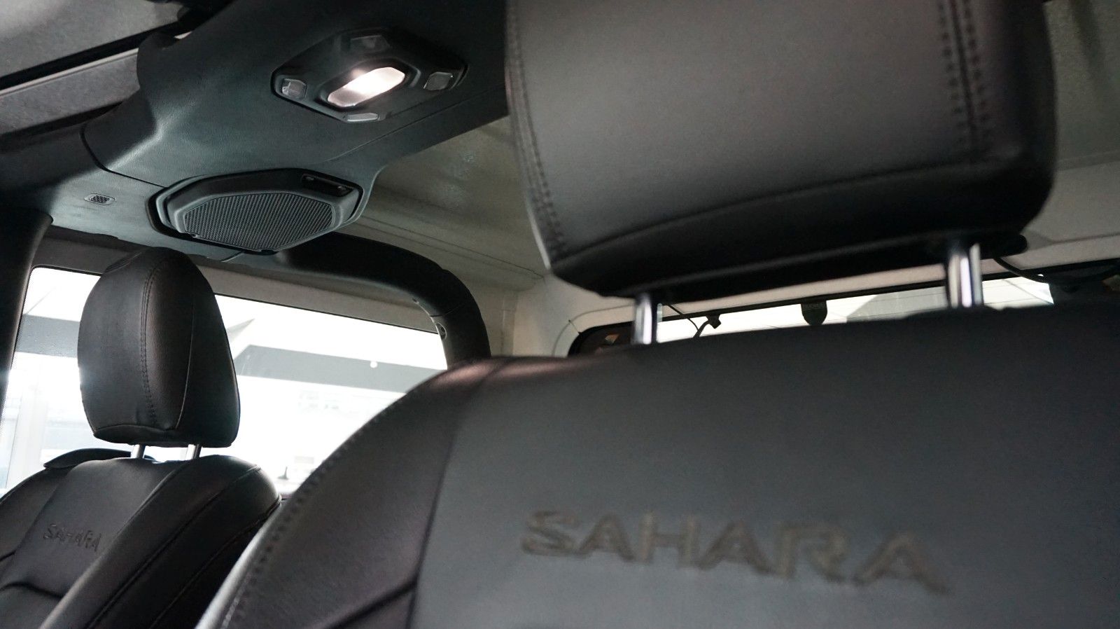 Fahrzeugabbildung Jeep Wrangler Unlimited Sahara TÜV neu Cabrio