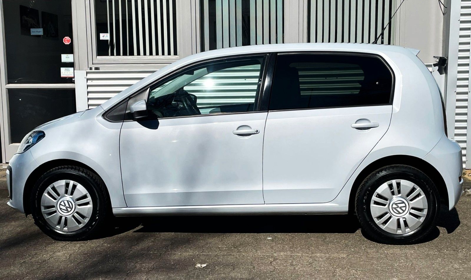 Fahrzeugabbildung Volkswagen UP! 5-TÜRIG KLIMA SOUND COMPOSITION 2.HAND