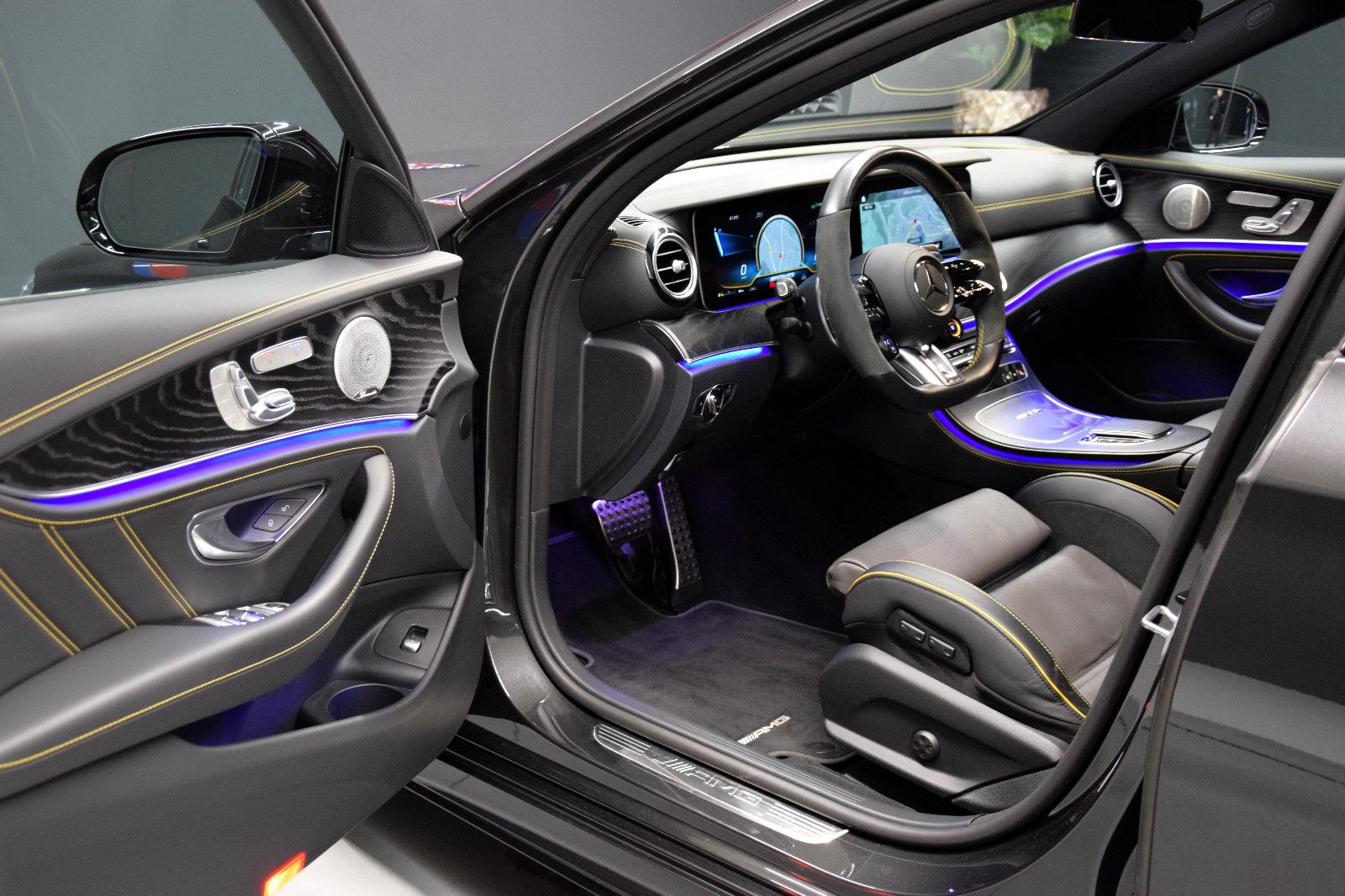 Fahrzeugabbildung Mercedes-Benz E 63 s AMG T 4Matic+ 360° ACC Perf. Sitze Burme.