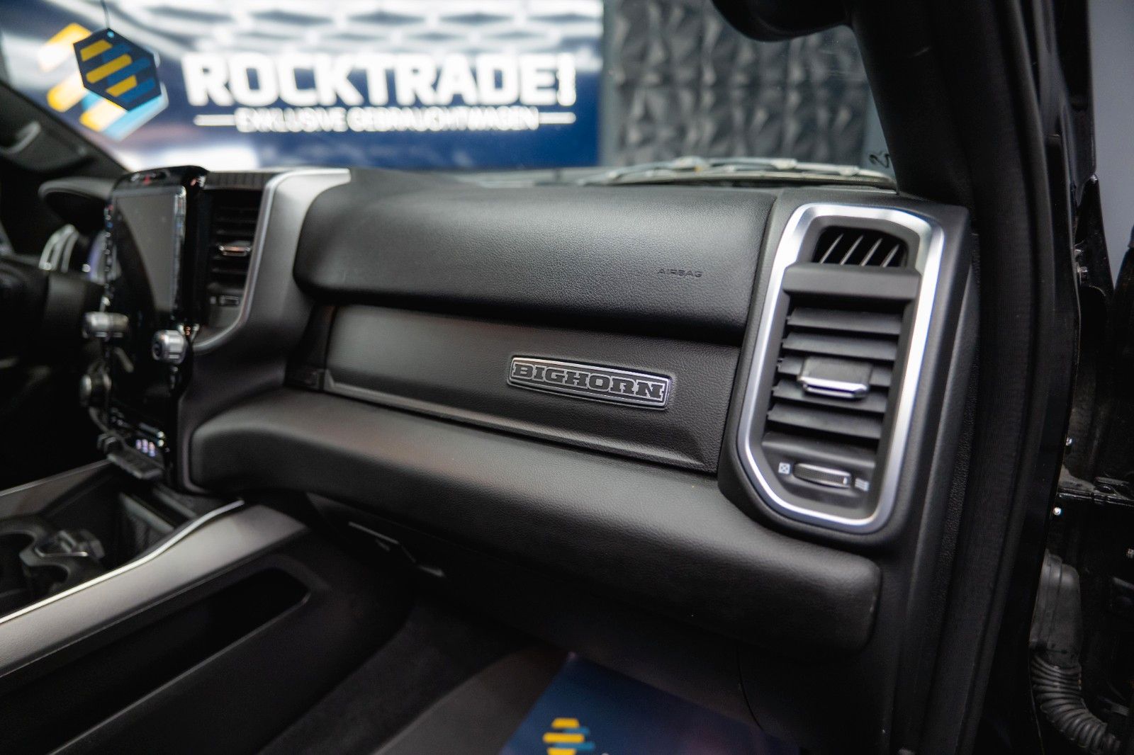 Fahrzeugabbildung Dodge RAM 3.0 MY 25 TWIN TURBO Offroad Night ACC 19%