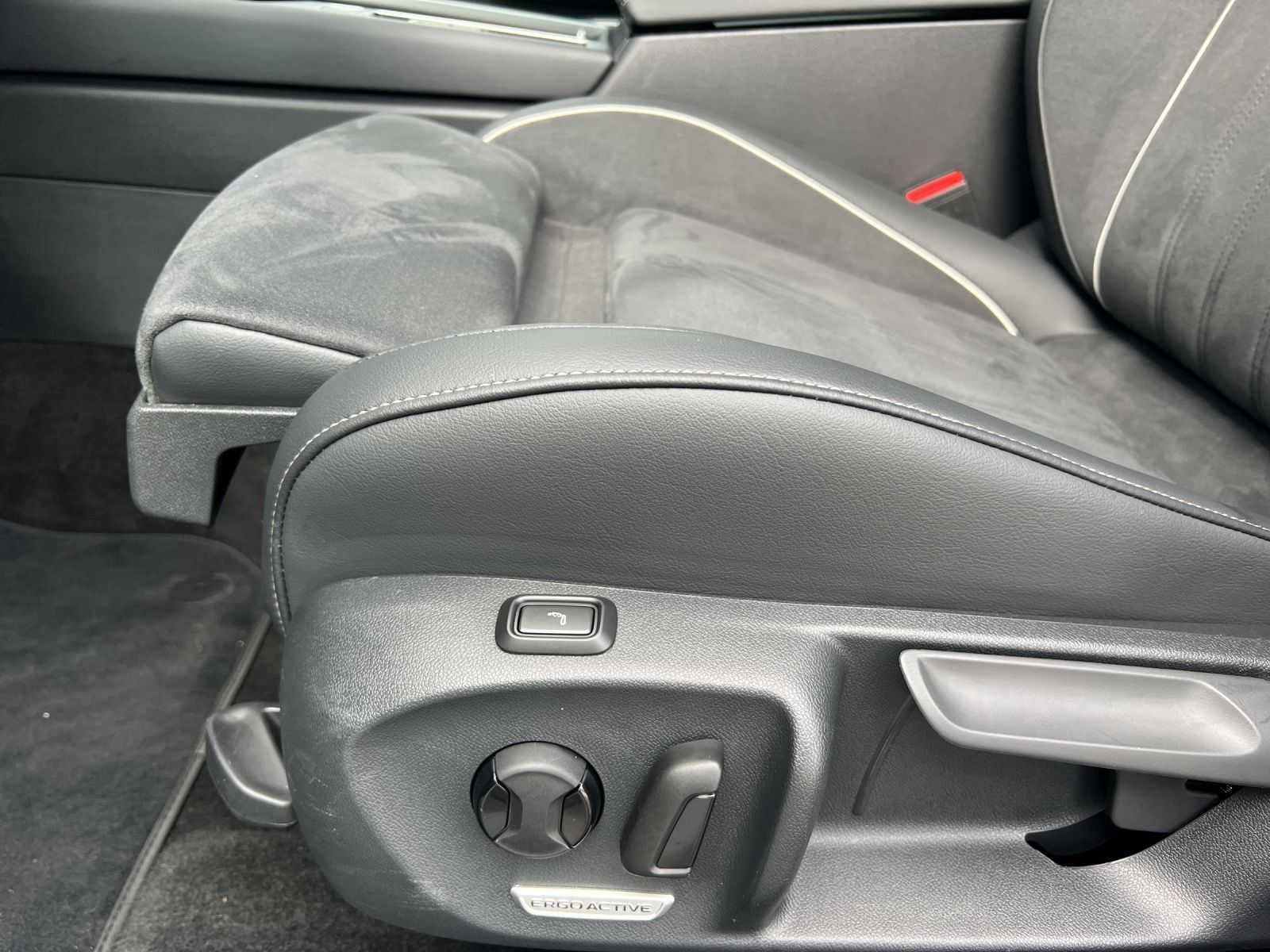 Passat Variant Business 1.5 TSI eHybrid DSG AHK*