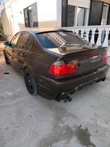 BMW E46 330i - BMW 330 Limousine E46 330i mit Benzin-Antrieb