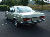 Mercedes-Benz 230 CE - Mercedes-Benz 230 mit Benzin-Antrieb: Coupé, Automatik, Ce