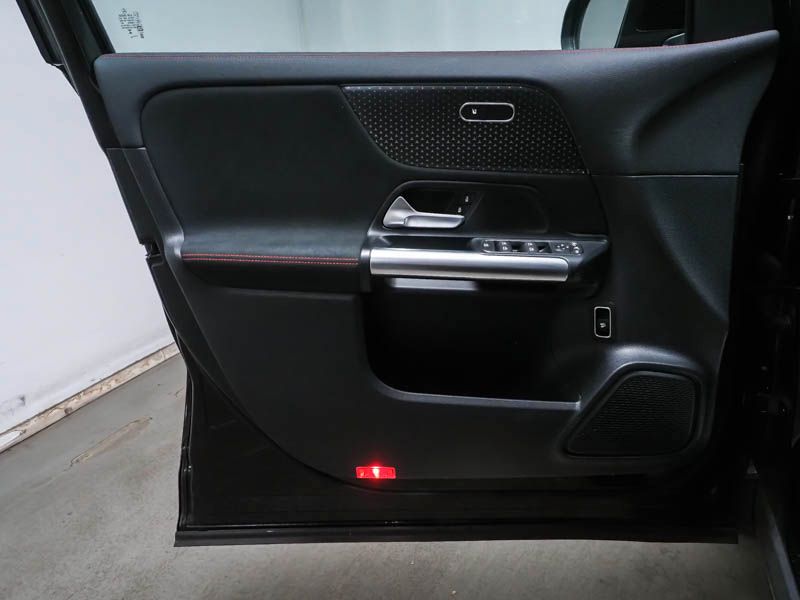 Fahrzeugabbildung Mercedes-Benz EQA 250 AMG Pano+Night+Ambi+Totw+Kamera+20'