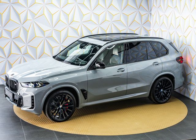 BMW X5 M60i/Carbon/Panarama/Harman/360/STOCK