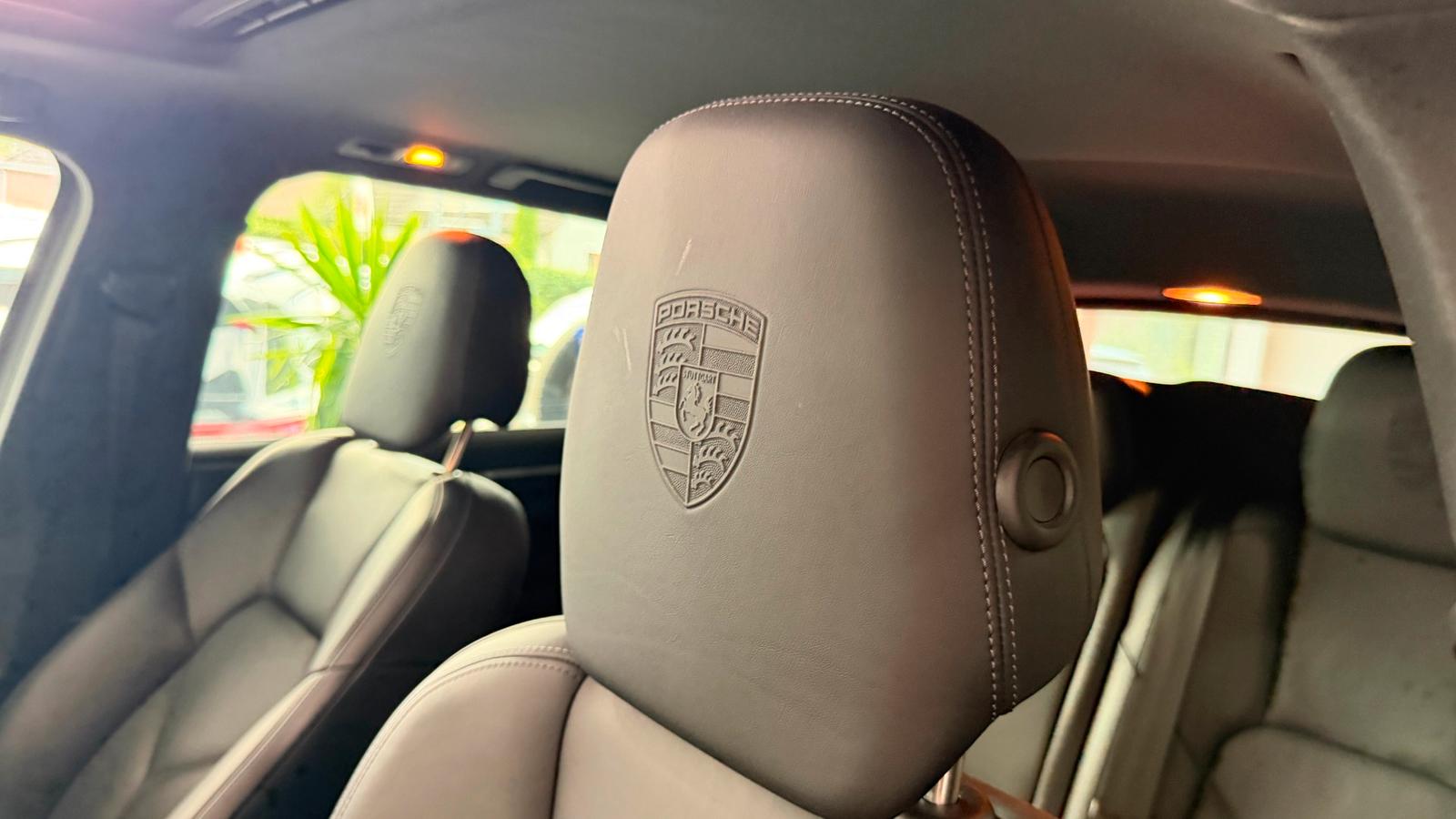 PORSCHE CAYENNE PLATINIUM EDITION 3.0 V6 245ch 4X4 BVA Toit ouvrant Sièges chauffants cuir Historique présent - 1ERE MAIN