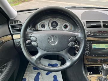 Mercedes E 220 - 11