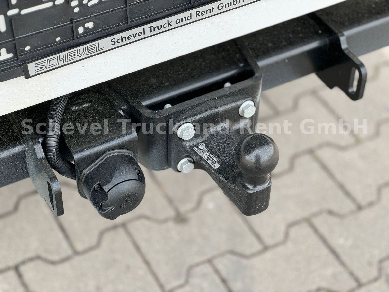 Fahrzeugabbildung MAN TGE 3.180 4x2 Pritsche Automatik, AhK, AppleCar