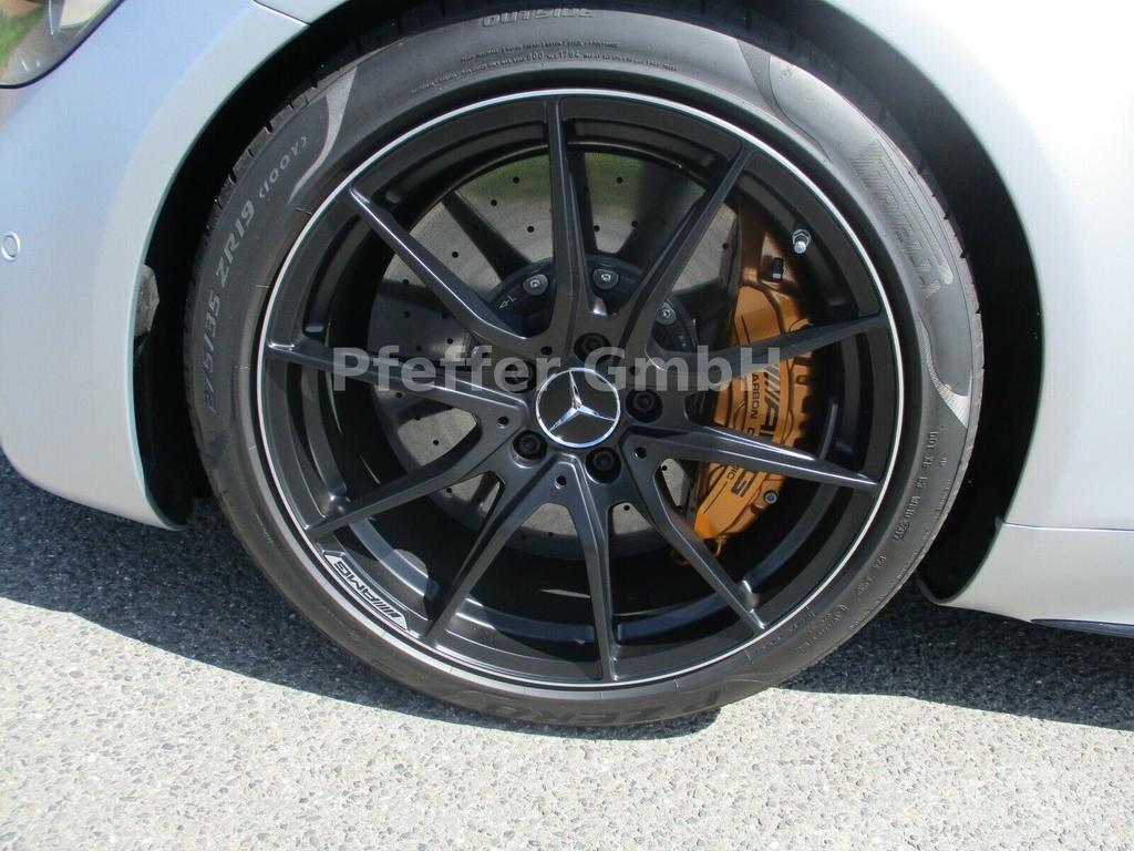 Mercedes-Benz AMG GT R