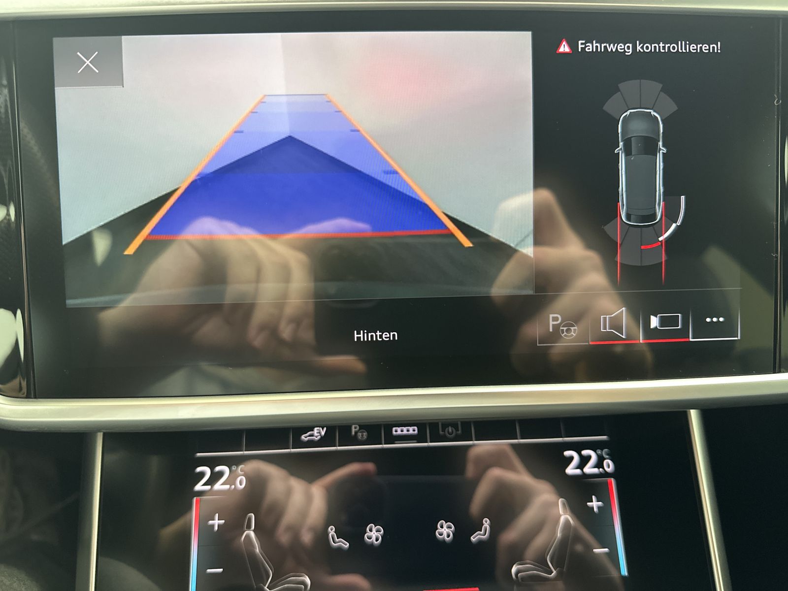 Fahrzeugabbildung Audi A6 Avant 55 TFSI e Qu S-Line NAV+MATRIX+AHK+20ZO