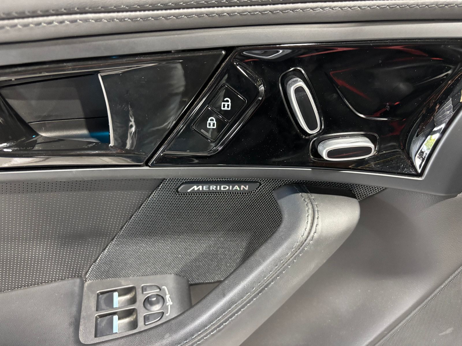 Fahrzeugabbildung Jaguar F-TYPE Cabriolet**SOUND**NAVI**KAMERA**APPLE**