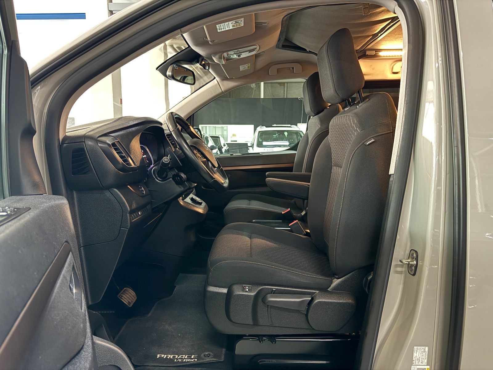 Fahrzeugabbildung Toyota DETHLEFFS CROSSCAMP FLEX 7-SITZER AUFSTELLDACH