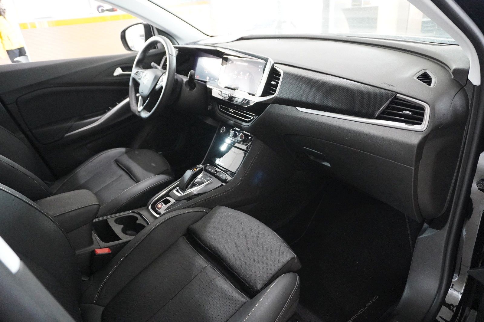 Fahrzeugabbildung Opel Grandland (X) 1.6T GSe HYBRID 4X4 NAVI/LED/SPORT
